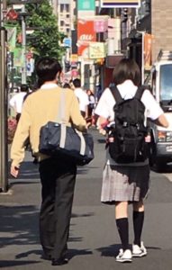 井上瑞稀　尾崎真花